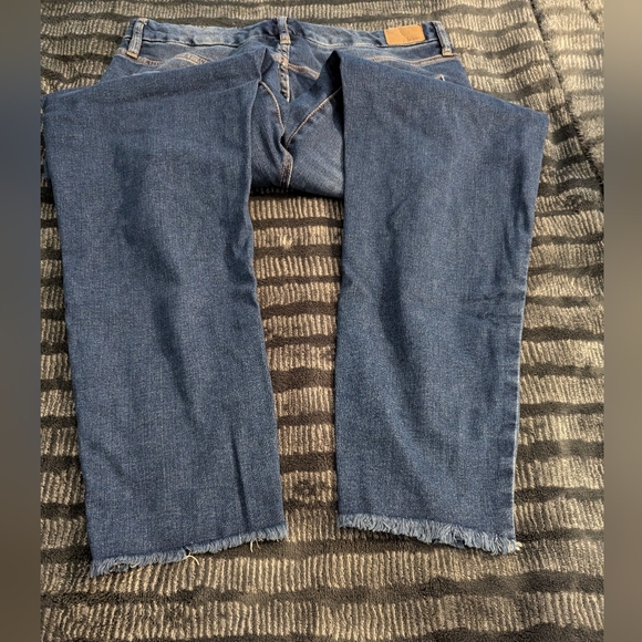 Plus size Crop Jeans size 12. - Picture 3 of 8